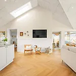 Casa vacanze Uniquely Located Wooden By The Sea - Sj1 Harboør