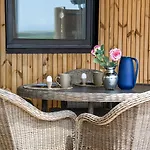 Uniquely Located Wooden By The Sea - Sj1 Casa vacanze Harboør