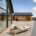 Casa vacanze Uniquely Located Wooden By The Sea - Sj1