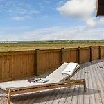Casa vacanze Uniquely Located Wooden By The Sea - Sj1
