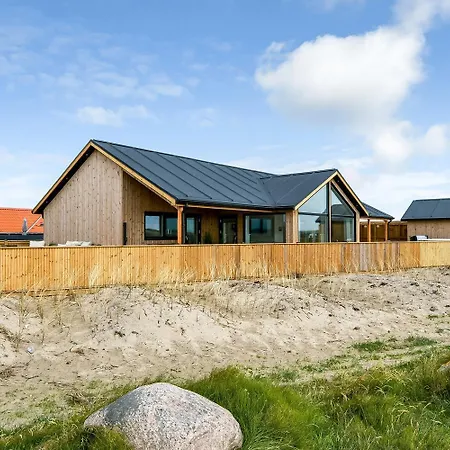 Uniquely Located Wooden By The Sea - Sj1 Vakantiehuis Harboør