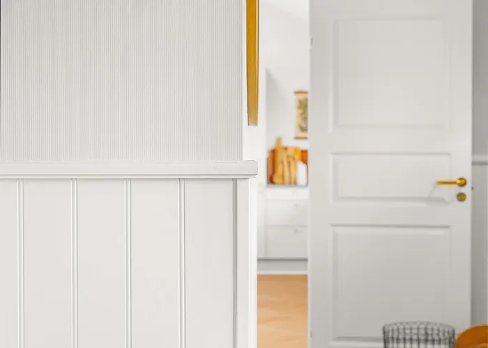 Uniquely Located Wooden By The Sea - Sj1 *