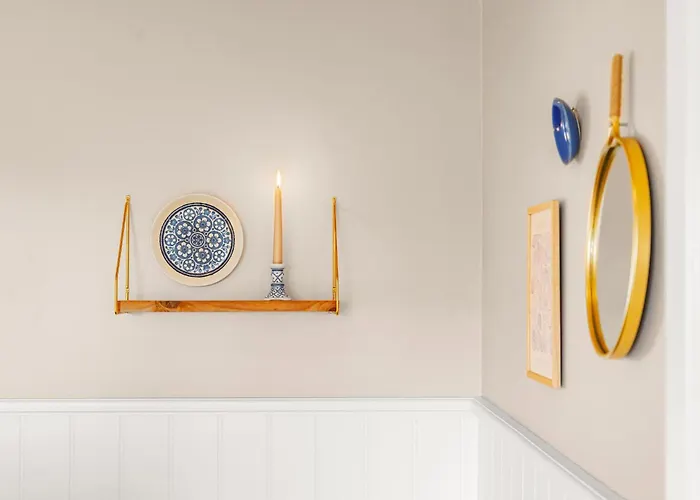 Vakantiehuis Uniquely Located Wooden By The Sea - Sj1 *