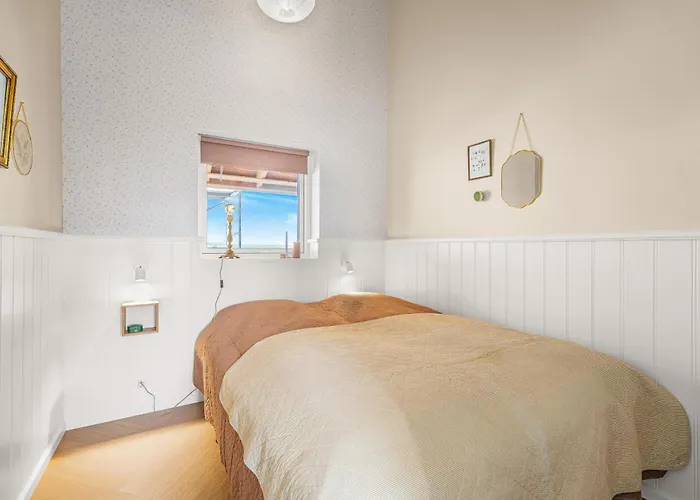 Uniquely Located Wooden By The Sea - Sj1