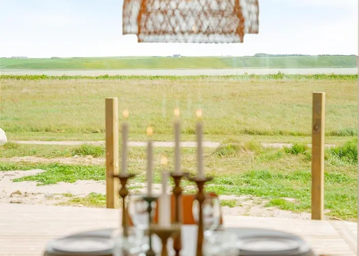 Uniquely Located Wooden By The Sea - Sj1 * Harboør