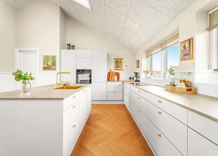 Uniquely Located Wooden By The Sea - Sj1 Vakantiehuis