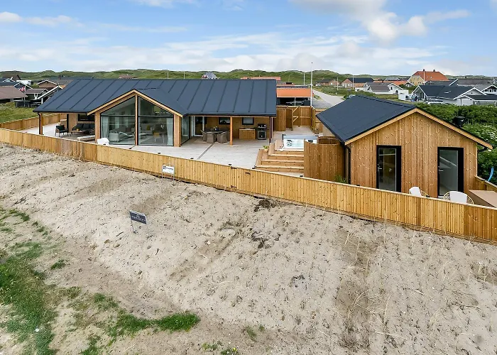 Uniquely Located Wooden By The Sea - Sj1 Vakantiehuis Harboør