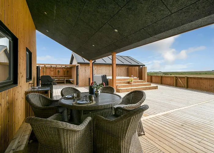 Uniquely Located Wooden By The Sea - Sj1 *