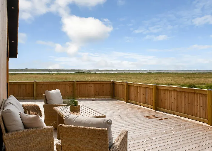 Uniquely Located Wooden By The Sea - Sj1