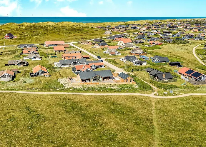 Vakantiehuis Uniquely Located Wooden By The Sea - Sj1 Harboør